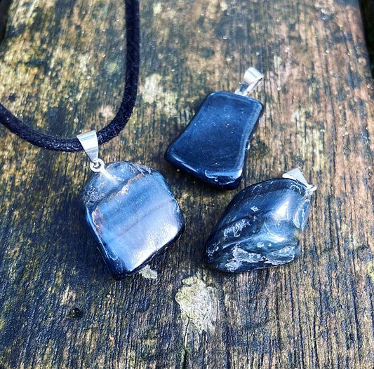 Falcon's eye pendant "Anxiety suppressant"