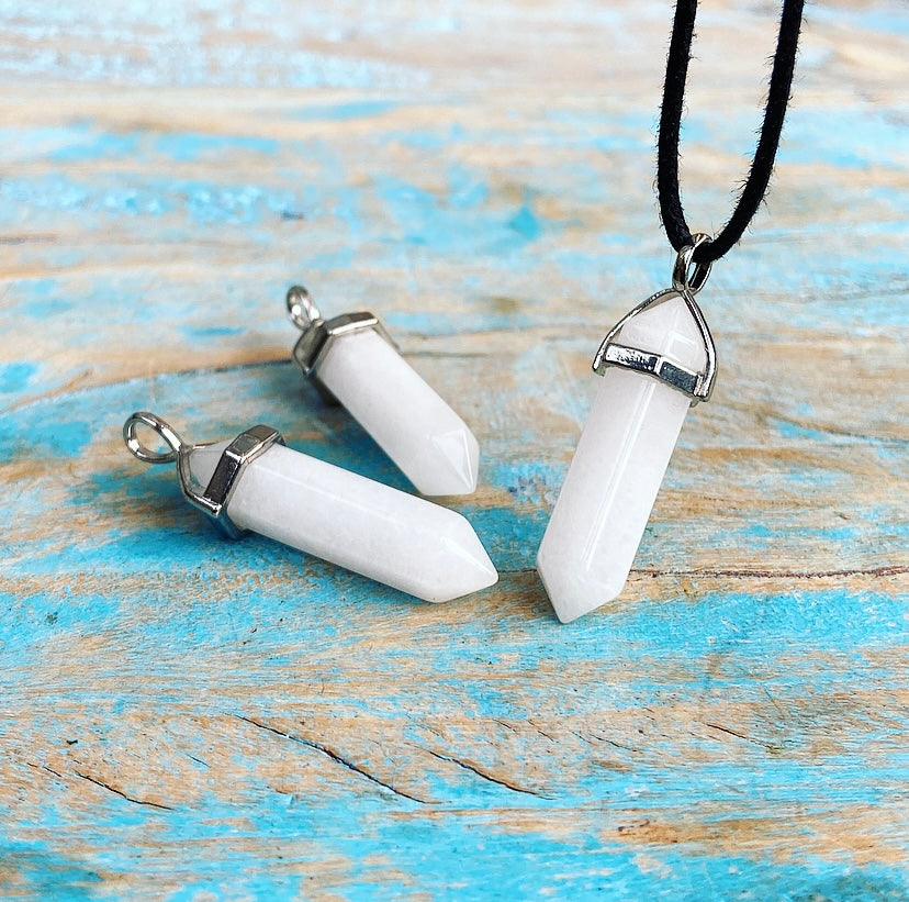 Dubbelpunt hanger Witte Jade "Loslaten & Vertrouwen"