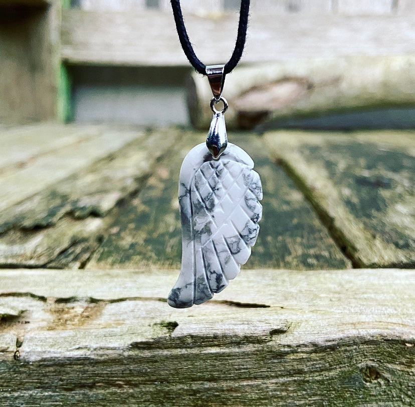Angel Wing Hanger Howliet "Van jezelf houden"