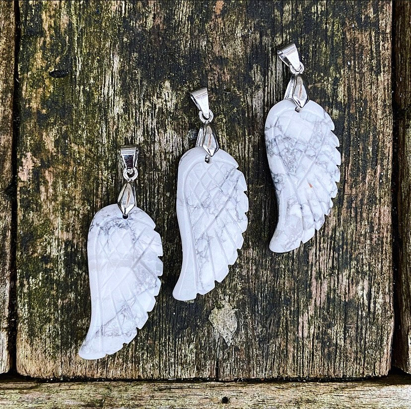 Angel Wing Hanger Howliet "Van jezelf houden"