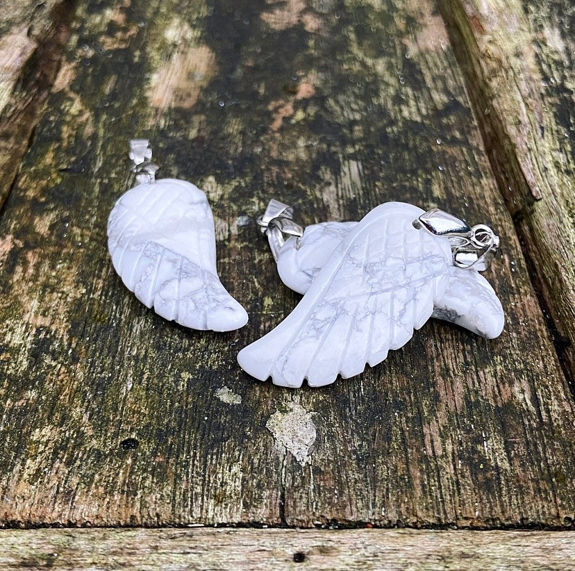 Angel Wing Hanger Howliet "Van jezelf houden"