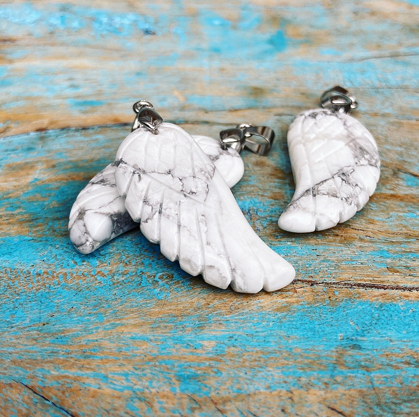 Angel Wing Hanger Howliet "Van jezelf houden"