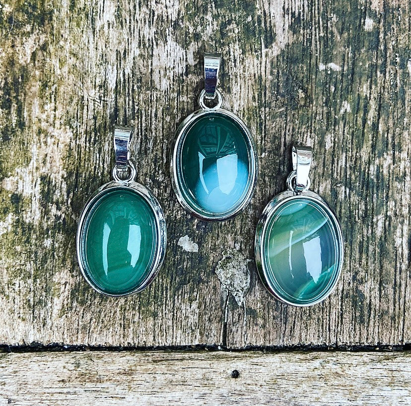 Green agate pendant "From Sensitivity to Strength"