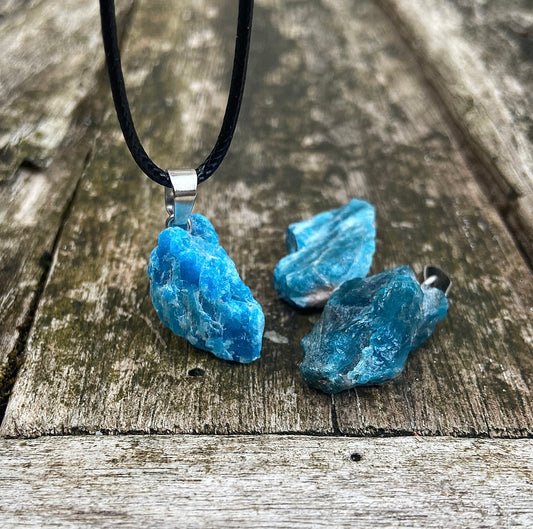 Blue Apatite pendant "New Wisdom"