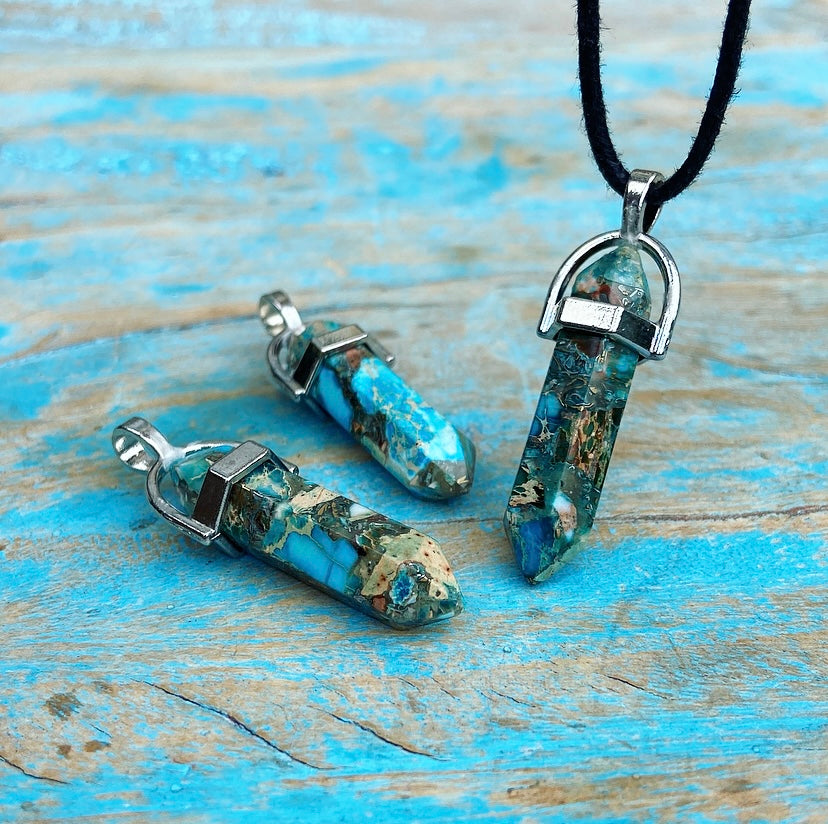 Dubbelpunt hanger blauwe Calsilica Jaspis "Eenvoud"