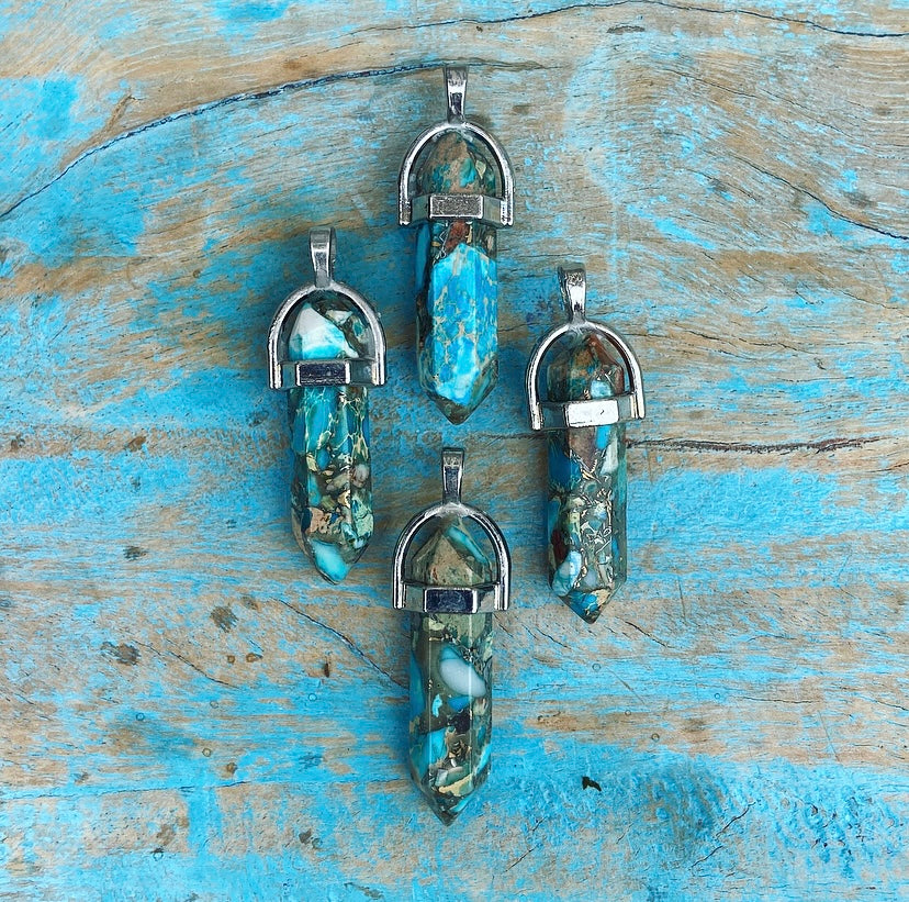 Dubbelpunt hanger blauwe Calsilica Jaspis "Eenvoud"