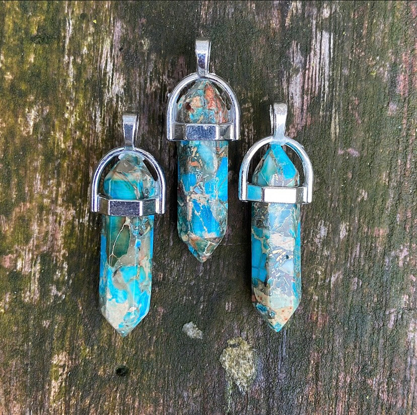 Dubbelpunt hanger blauwe Calsilica Jaspis "Eenvoud"