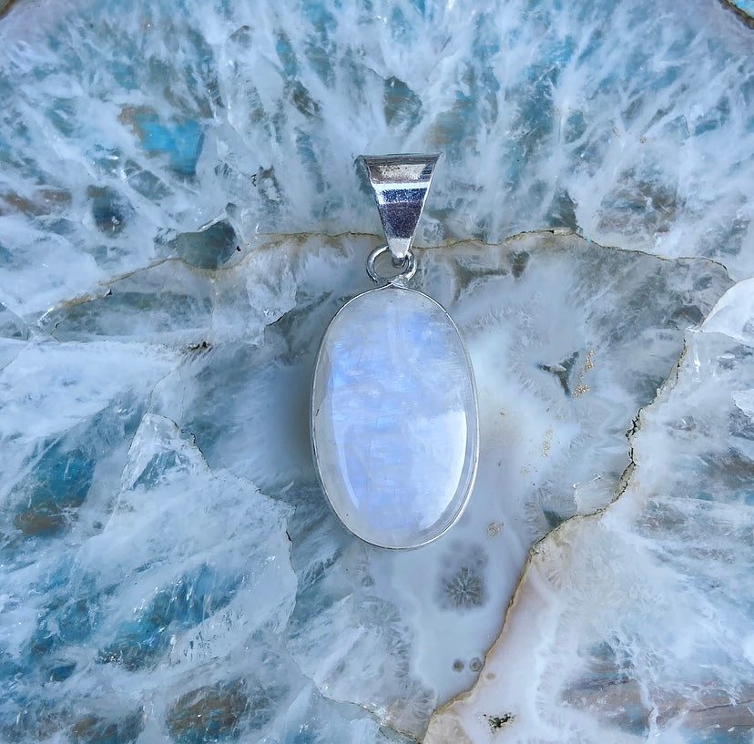 Mondstein-Anhänger "Mystische Kraft"