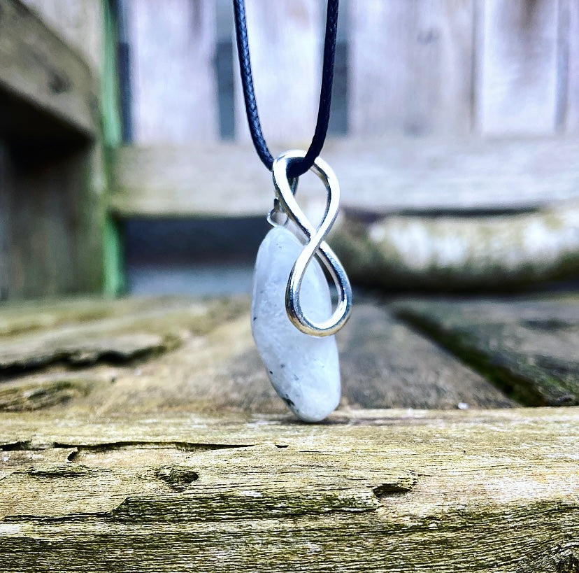 Zilveren Infinity met Maansteen ketting "To The Moon And Back"