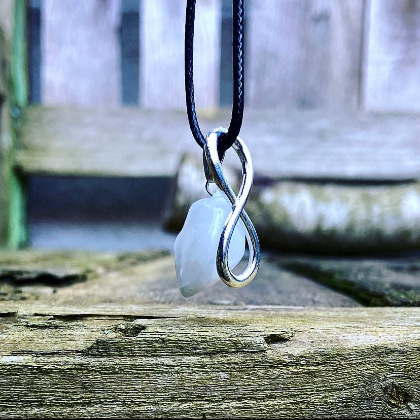 Zilveren Infinity met Maansteen ketting "To The Moon And Back"