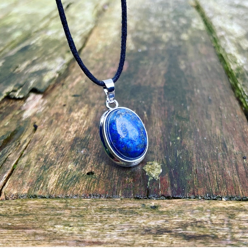 Lapis Lazuli Hangertje "Keelchakra"