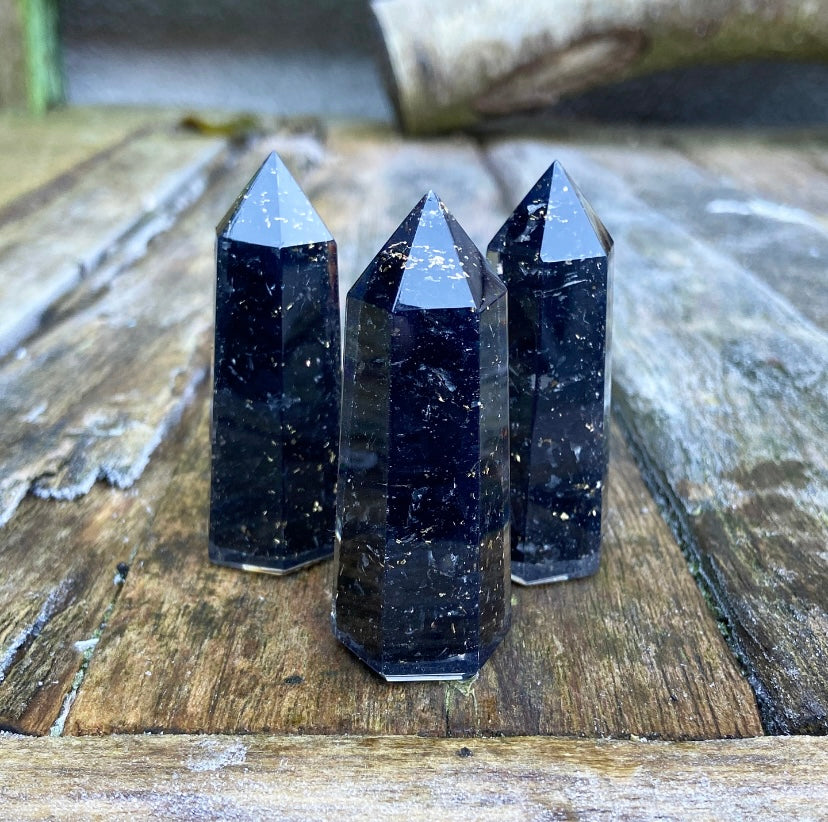 Shungiet & Zwarte Toermalijn Obelisk "Zuivering & Bescherming"