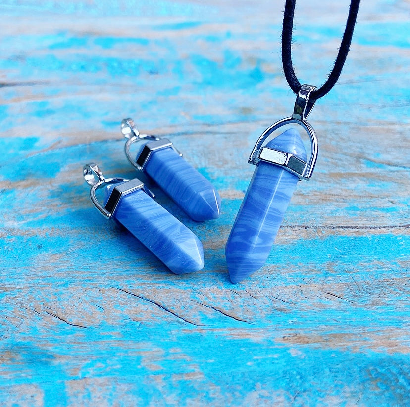 Doppelpunkt-Anhänger Chalcedon „Der Elfenstein“