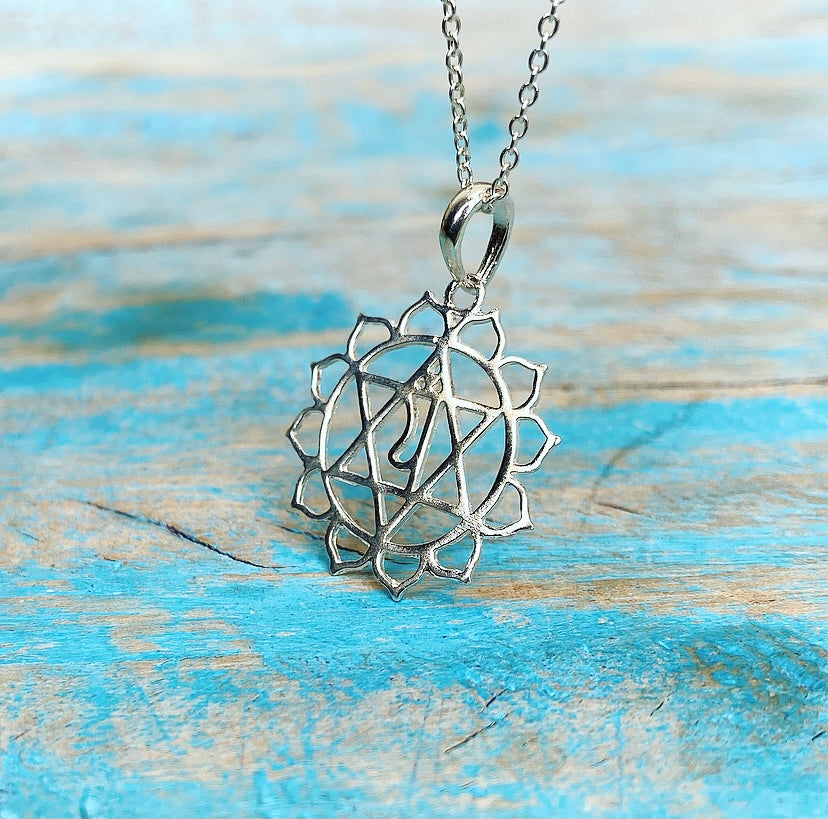 Zilveren hanger "Hart Chakra - Leven in Liefde"