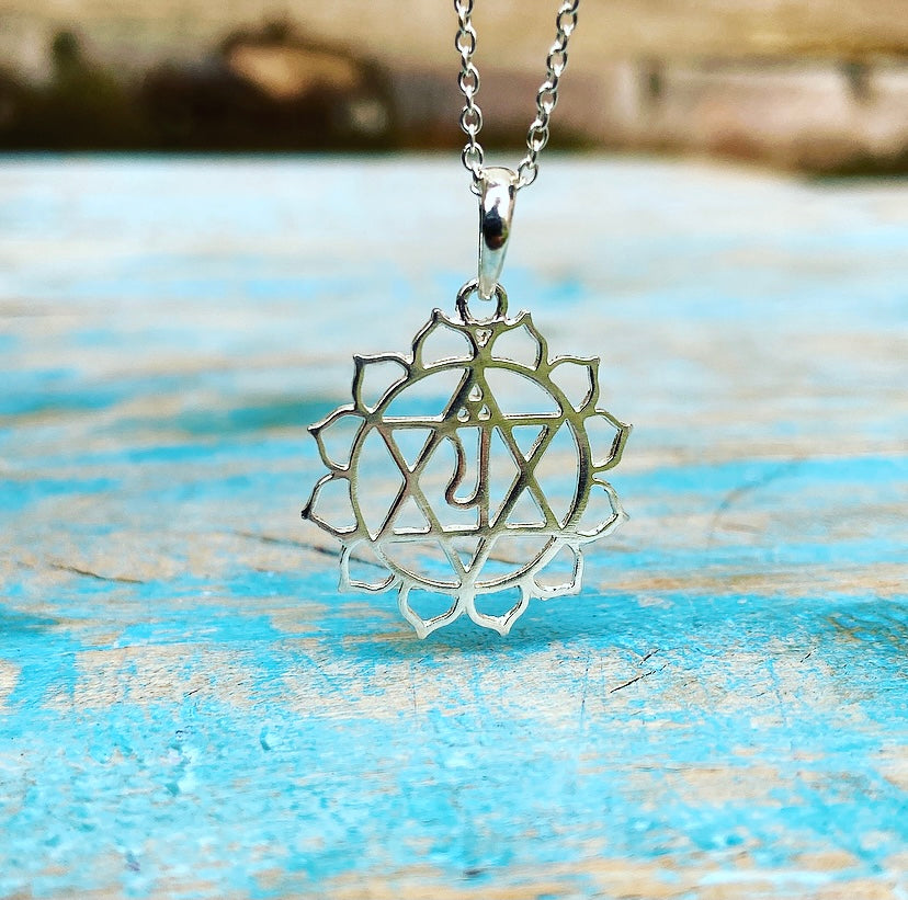 Zilveren hanger "Hart Chakra - Leven in Liefde"