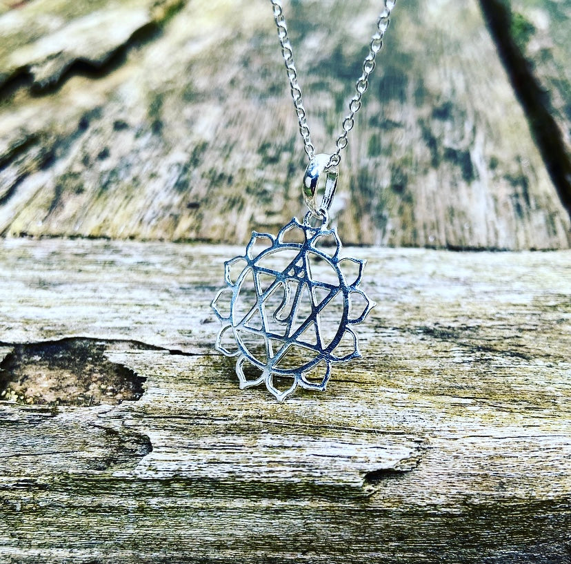 Zilveren hanger "Hart Chakra - Leven in Liefde"