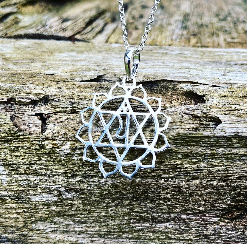 Zilveren hanger "Hart Chakra - Leven in Liefde"