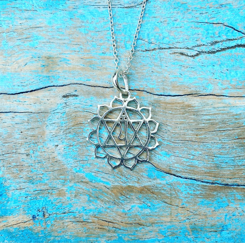 Zilveren hanger "Hart Chakra - Leven in Liefde"