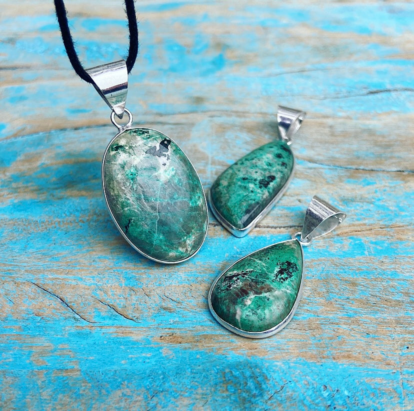 Chrysocolla hanger "ENERGIE DOSEREN"