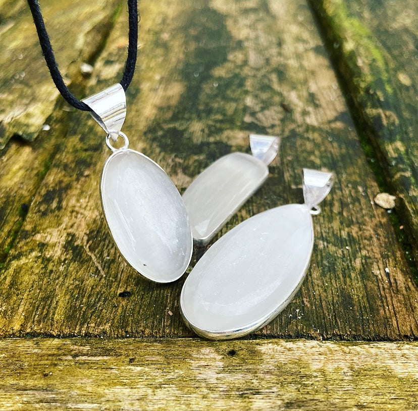 Seleniet hanger "Engel van Licht"