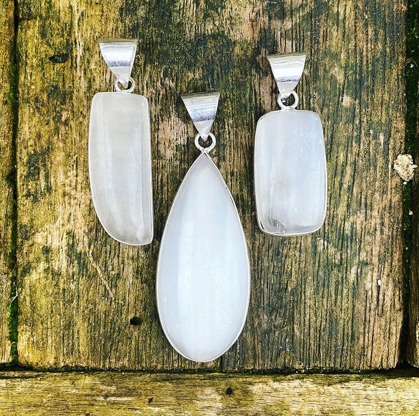 Seleniet hanger "Engel van Licht"