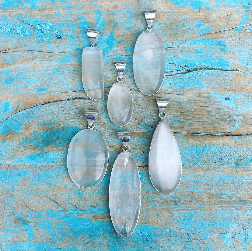 Seleniet hanger "Engel van Licht"