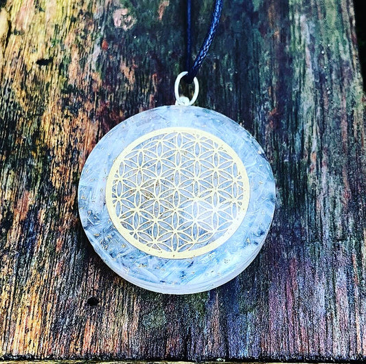 Orgone pendant Selenite "Flower of Life"