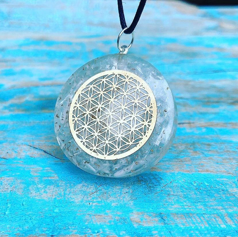 Orgone pendant Selenite "Flower of Life"