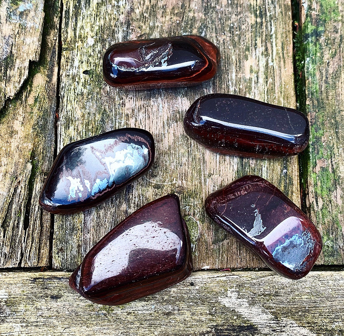 Rode Tijgeroog knuffelsteen "Zelferkenning & Waardering"