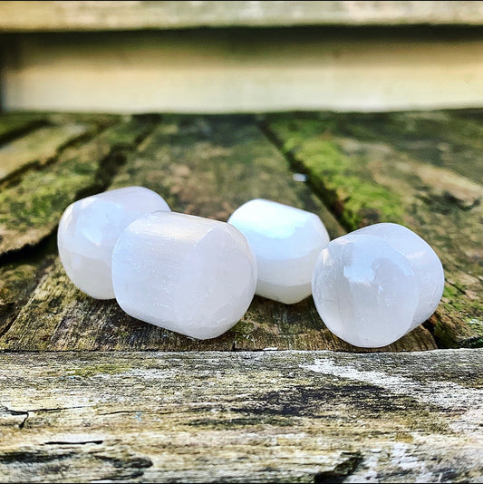 Selenite tumbled stone "Spiritual Light"