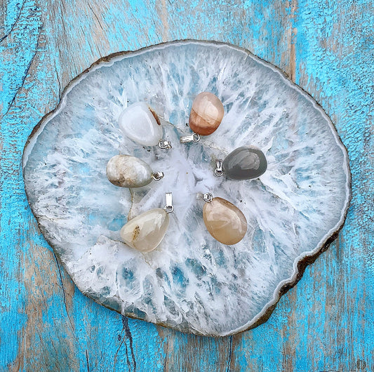 Moonstone Pendant "Feminine Energy"