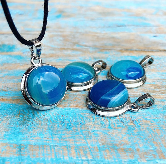 Blue agate pendant "Self-confidence & Self-esteem"