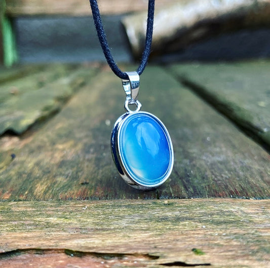 Blue agate pendant "Self-confidence & Self-esteem"