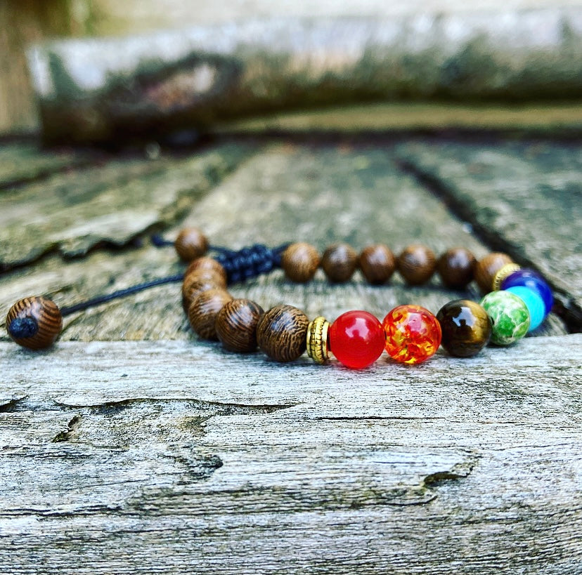 Wengé armband "Zeven Chakra Affirmaties"