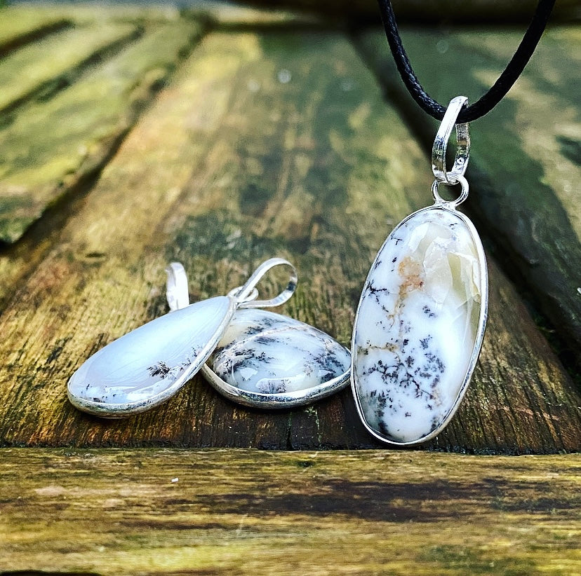 Hanger Dendriet Opaal "Overvloed"