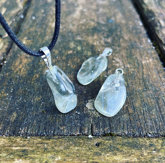 Prasioliet hangertje "Kristal van Kalmte"