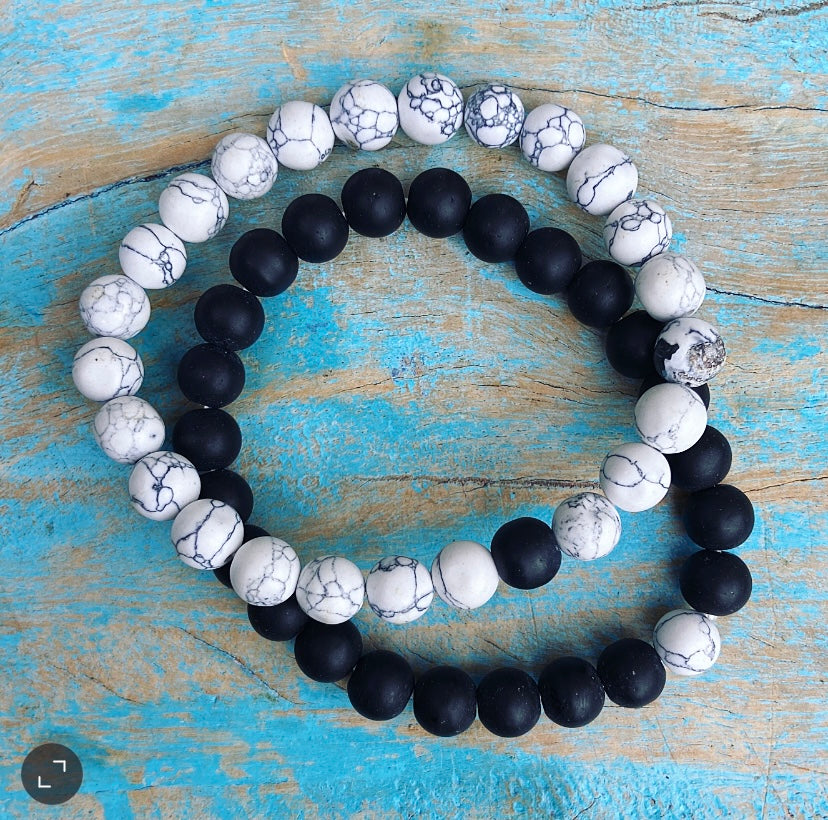 Armbanden Set Howliet en Lavasteen "Yin & Yang in Balans"