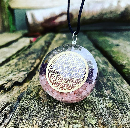 Orgone pendant "Golden Triangle Energy"