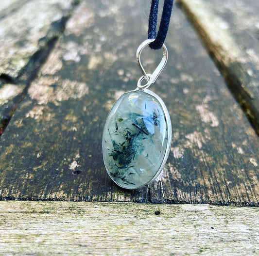 Prehniet hanger "Volg je Gevoel"