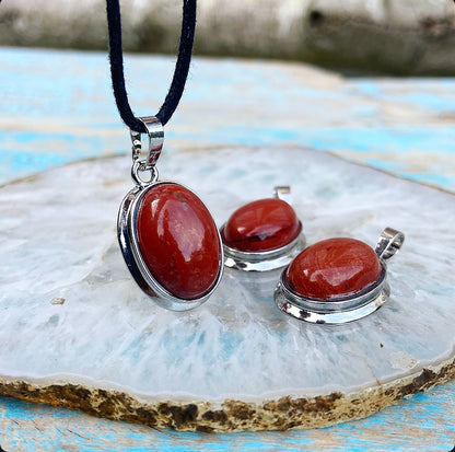 Red Jasper pendant "Allow yourself to be there"