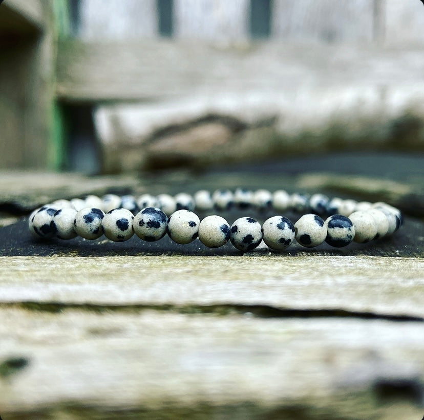 Dalmatian Jasper bracelet "Don't worry, be happy"
