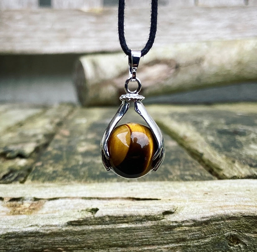 Healing Hands pendant Tiger Eye "Protection &amp; Power"