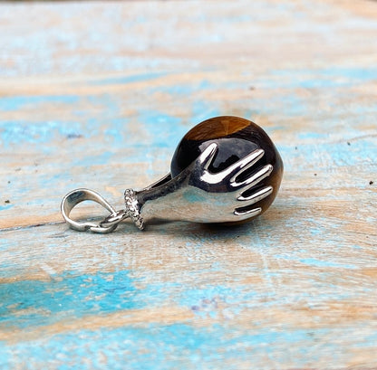Healing Hands pendant Tiger Eye "Protection &amp; Power"