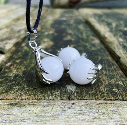 Healing Hands hanger Witte Jade "Vertrouwen & Loslaten"