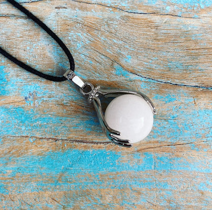 Healing Hands hanger Witte Jade "Vertrouwen & Loslaten"