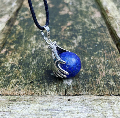 Healing Hands pendant Lapis Lazuli "Self-confidence &amp; Courage"