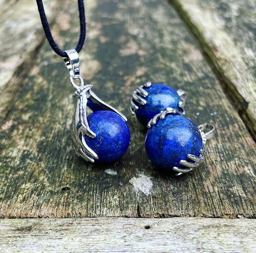 Healing Hands pendant Lapis Lazuli "Self-confidence &amp; Courage"