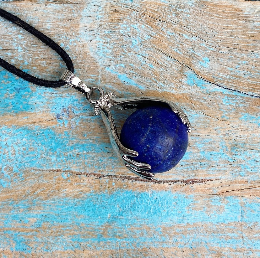 Healing Hands pendant Lapis Lazuli "Self-confidence &amp; Courage"