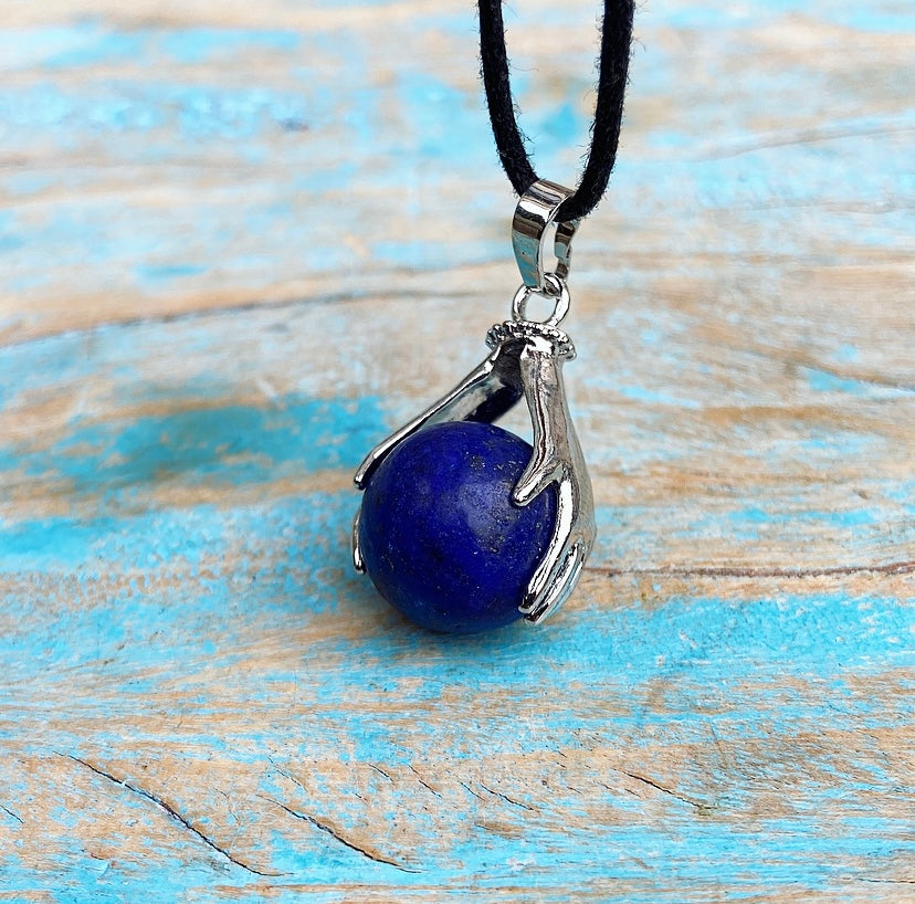 Healing Hands pendant Lapis Lazuli "Self-confidence &amp; Courage"
