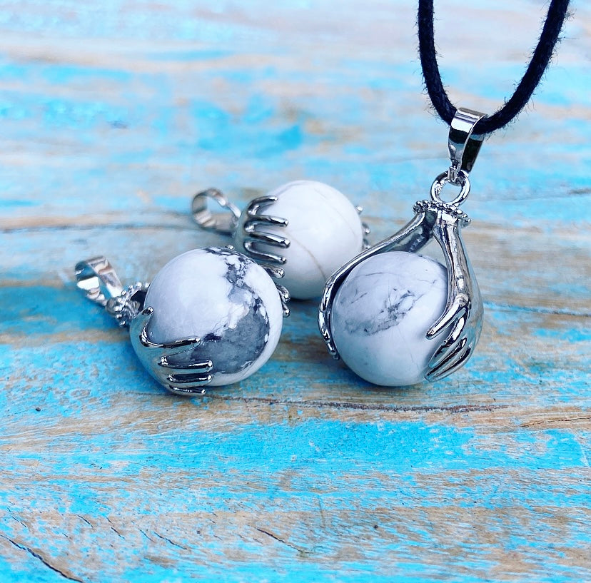 Healing Hands pendant Howlite "Peace &amp; Acceptance"
